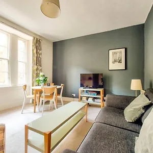 Joivy Amazing Location! - Lovely Rose St Apt In New Town Edinburgh